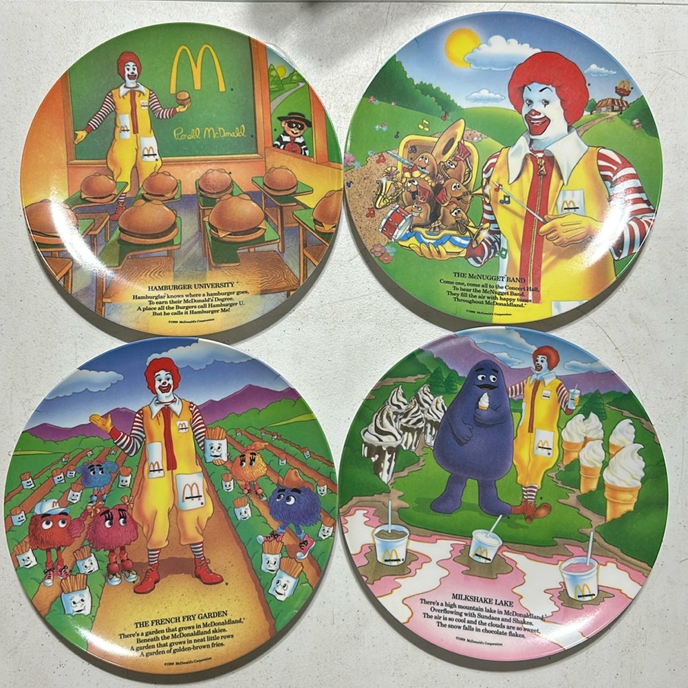 McDonald's vintage plastic set of 4 plates - 1989